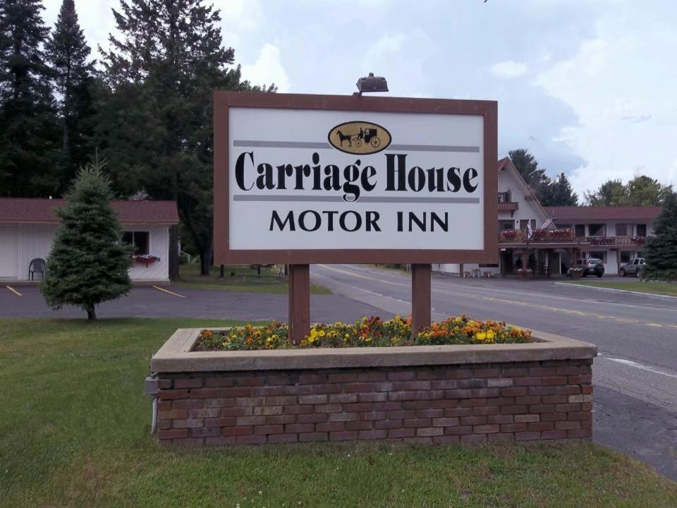 Carriage House Motor Inn レークプラシッド エクステリア 写真